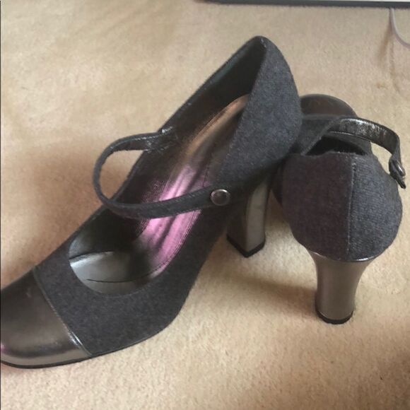Like New Kate Spade Wool Round Toe Heels 8.5 - Picture 3 of 8